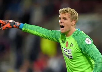 Everton Lössl'ü transfer etti