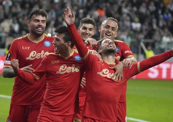 Napoli deplasmanda rahat kazandı!