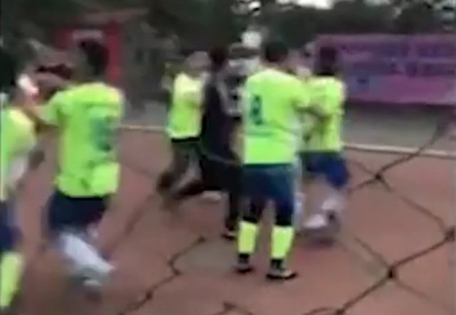 Çin’de akılalmaz olay! Rakibinin kulağını kopardı...