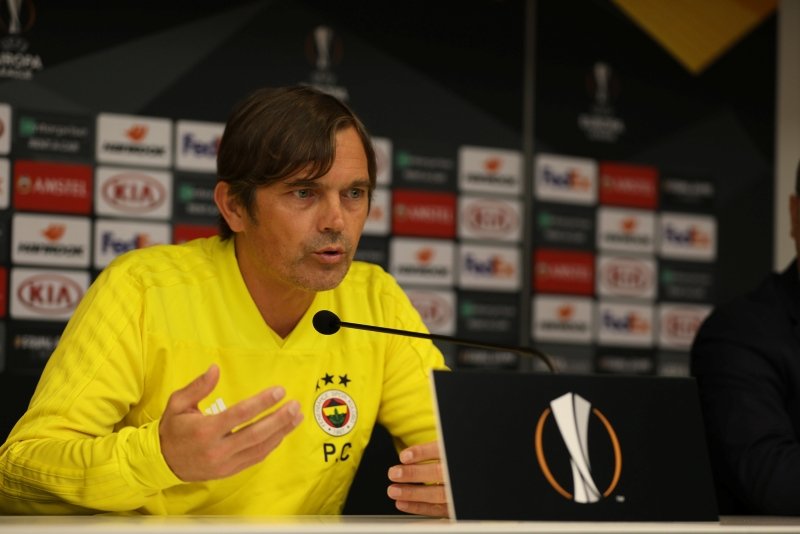 Fenerbahçe’de yeni teknik direktöre Cocu engeli