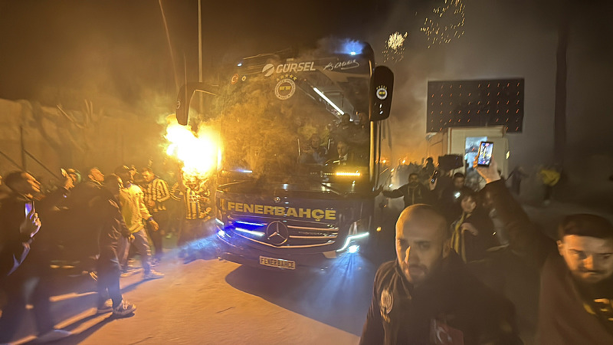Fenerbahçe’ye Antalya’da coşkulu karşılama