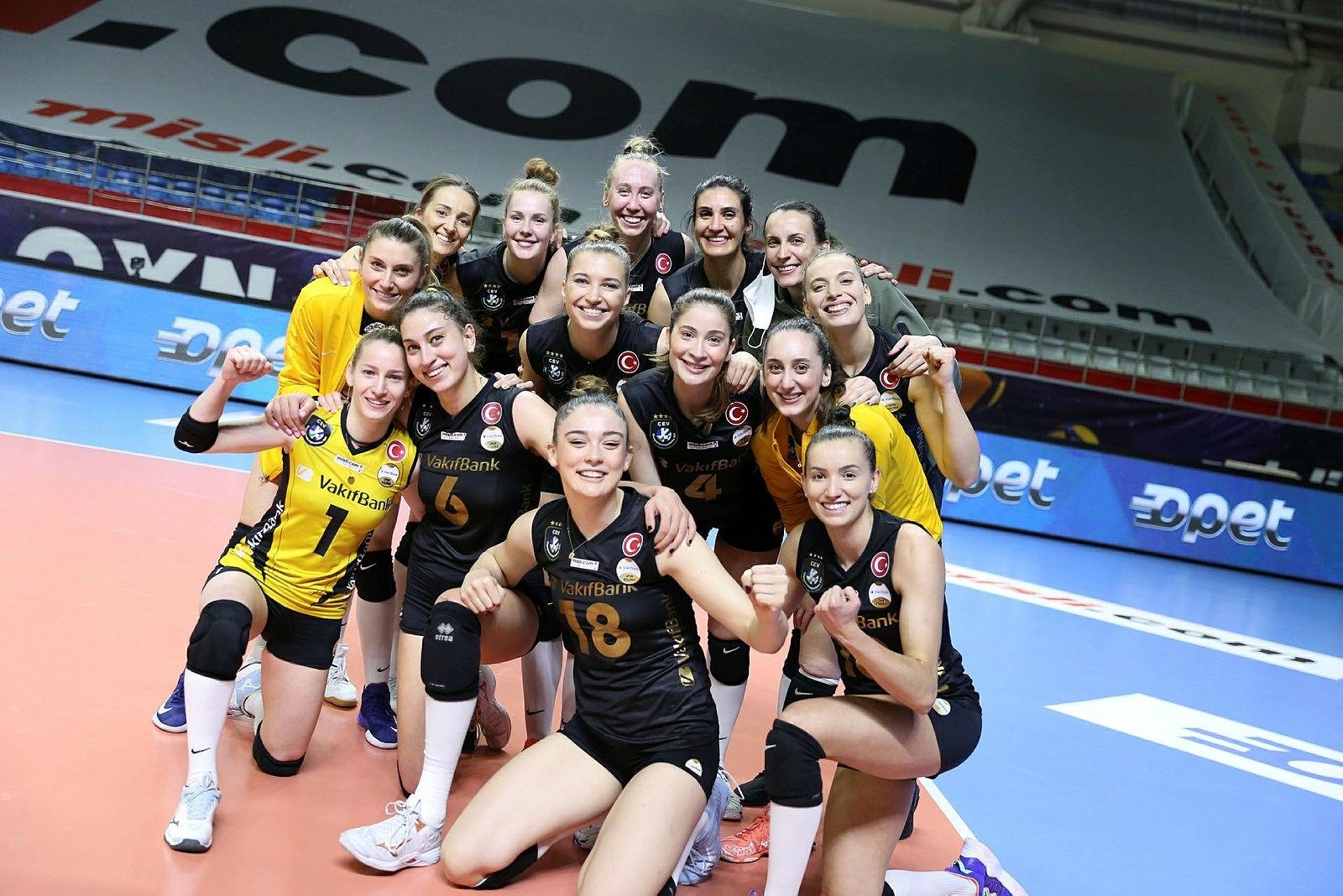 Fenerbahce Opet Vakifbank 2 3 Aspor