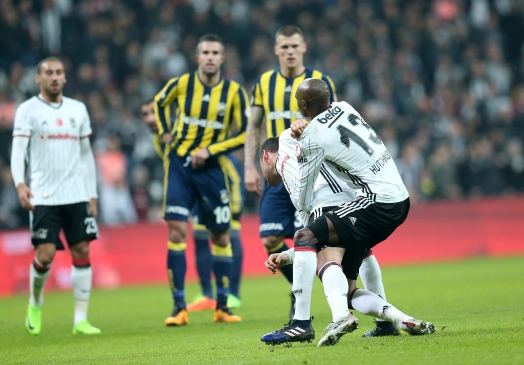 Robin van Persie’ye dava açıldı
