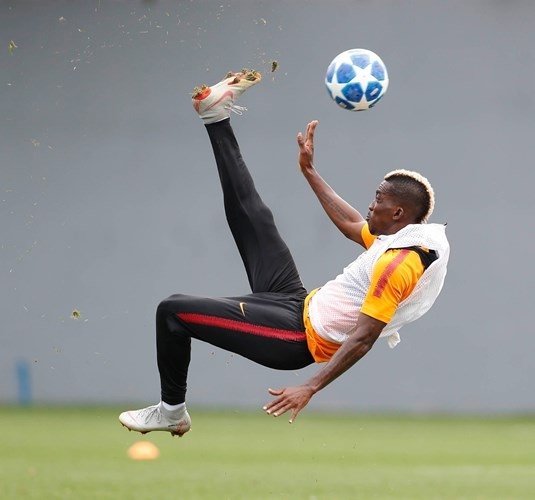 G.Saray antrenmanında Åampiyonlar Ligi topu sürprizi