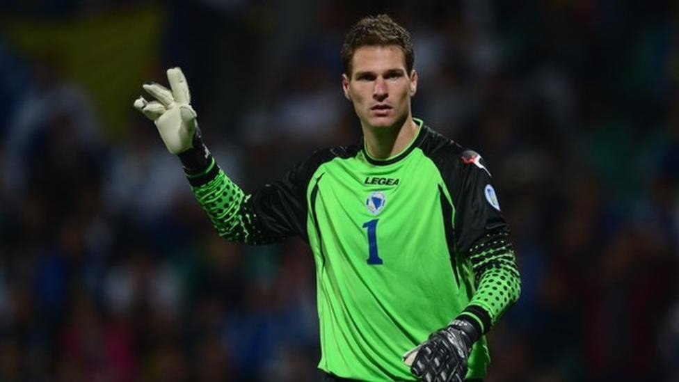İngilizlerden Fenerbahçe için Asmir Begovic iddiası!