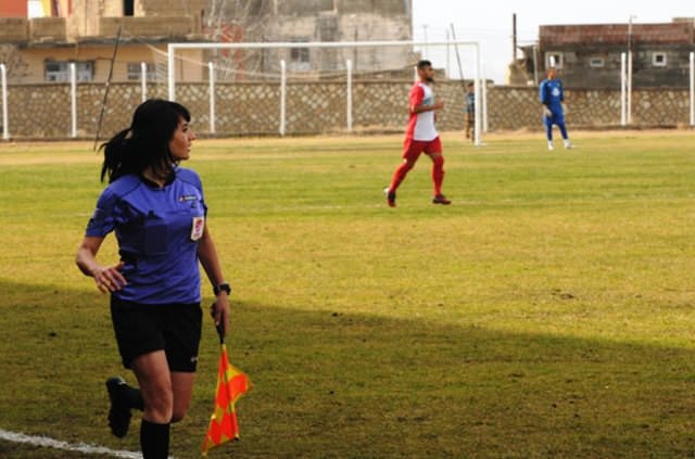 İtiraz için gitti, hakeme aşık oldu