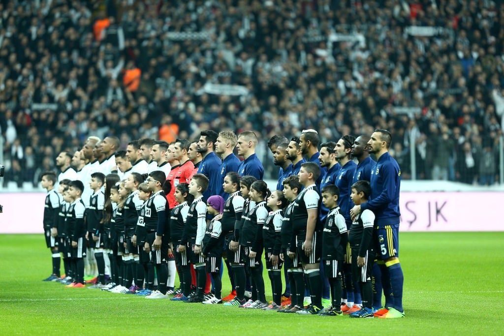 Beşiktaş-Fenerbahçe karşılaşmasından kareler