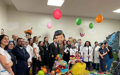 Başakşehir Çam ve Sakura Şehir Hastanesi’nde çocuklara 23 Nisan’a özel oyun alanı yapıldı