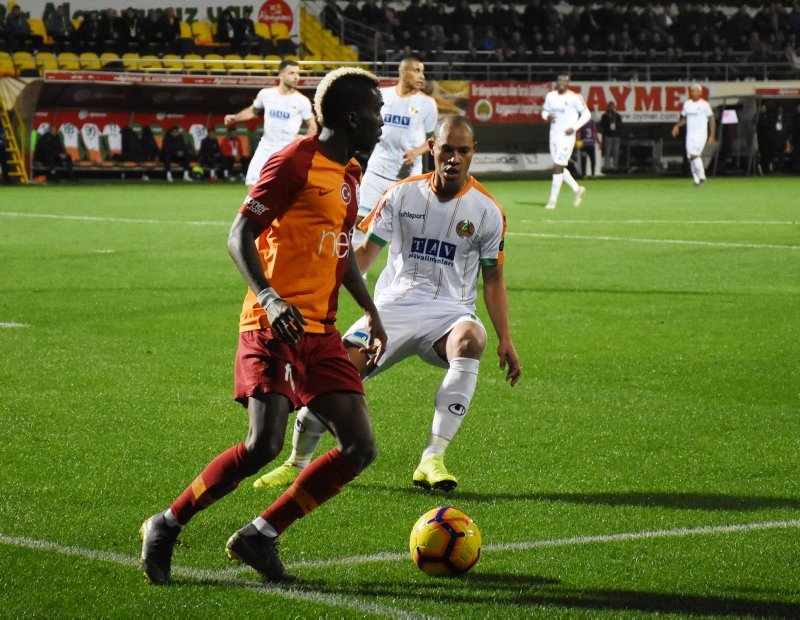 Galatasaray’da dev operasyon!