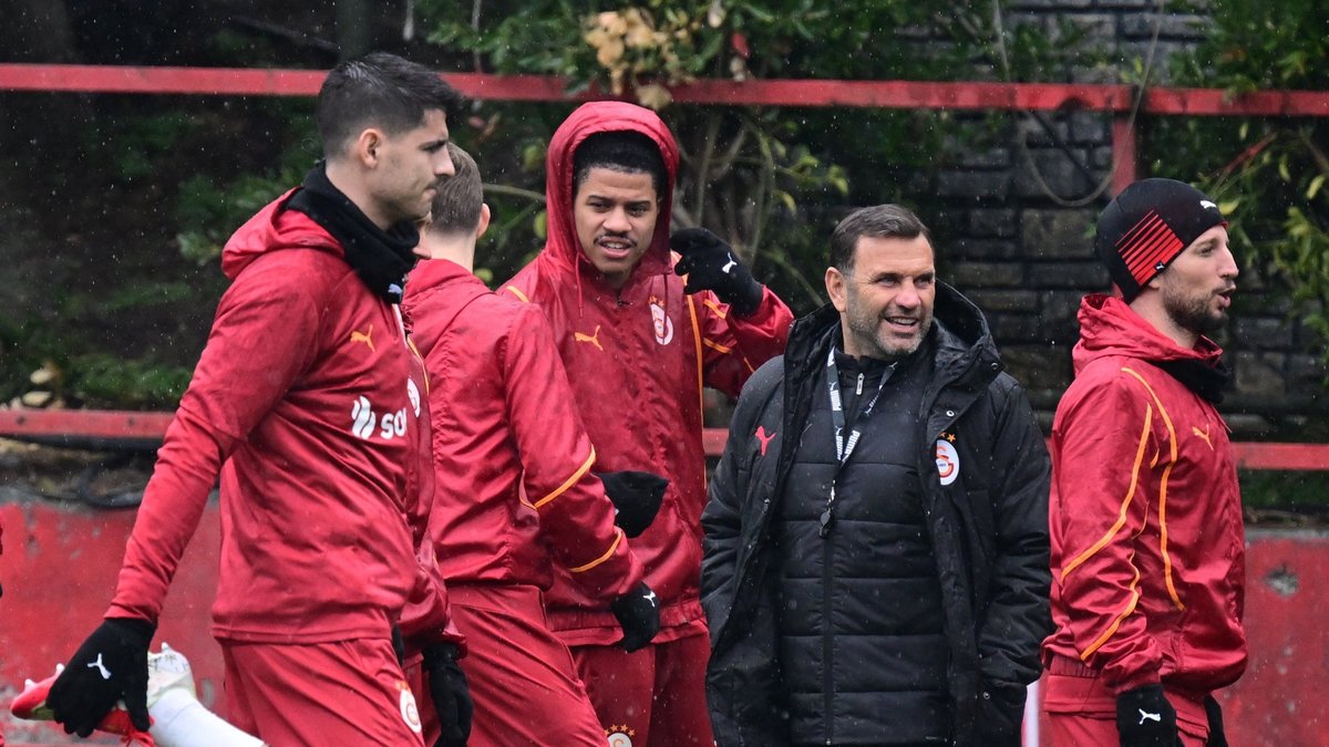 Okan Buruk'tan sürpriz karar! İşte Galatasaray'ın AZ Alkmaar maçı 11'i! Okan Buruk'tan sürpriz karar! İşte Galatasaray'ın AZ Alkmaar maçı 11'i!