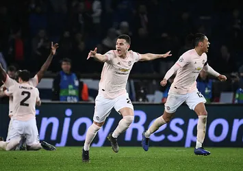 Paris'te son tango! ManU'dan efsane geri dönüş
