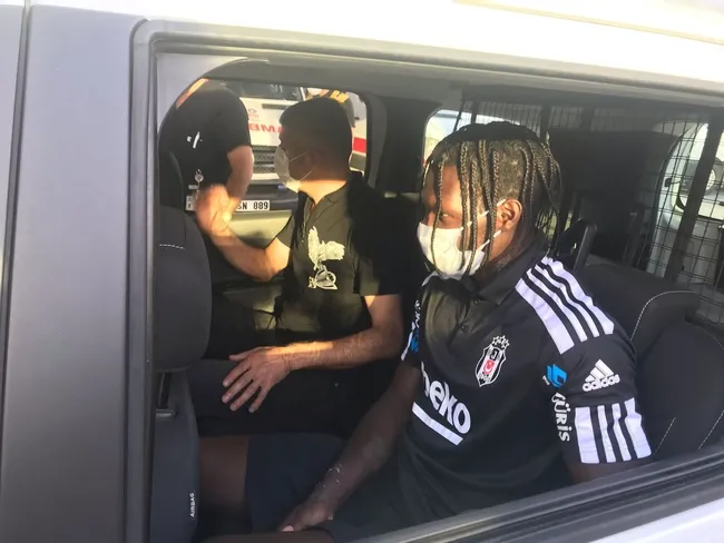 Son dakika spor haberi: Beşiktaş'ta Fabrice N'Sakala taburcu edildi! - 1