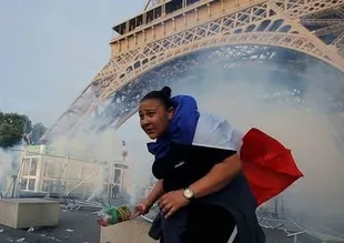 Paris sokakları karıştı!