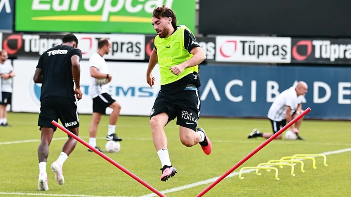 Beşiktaş setzt Vorbereitungen für das Rückspiel gegen Hradec Kralove fort; Schiedsrichter des Spiels bekannt gegeben