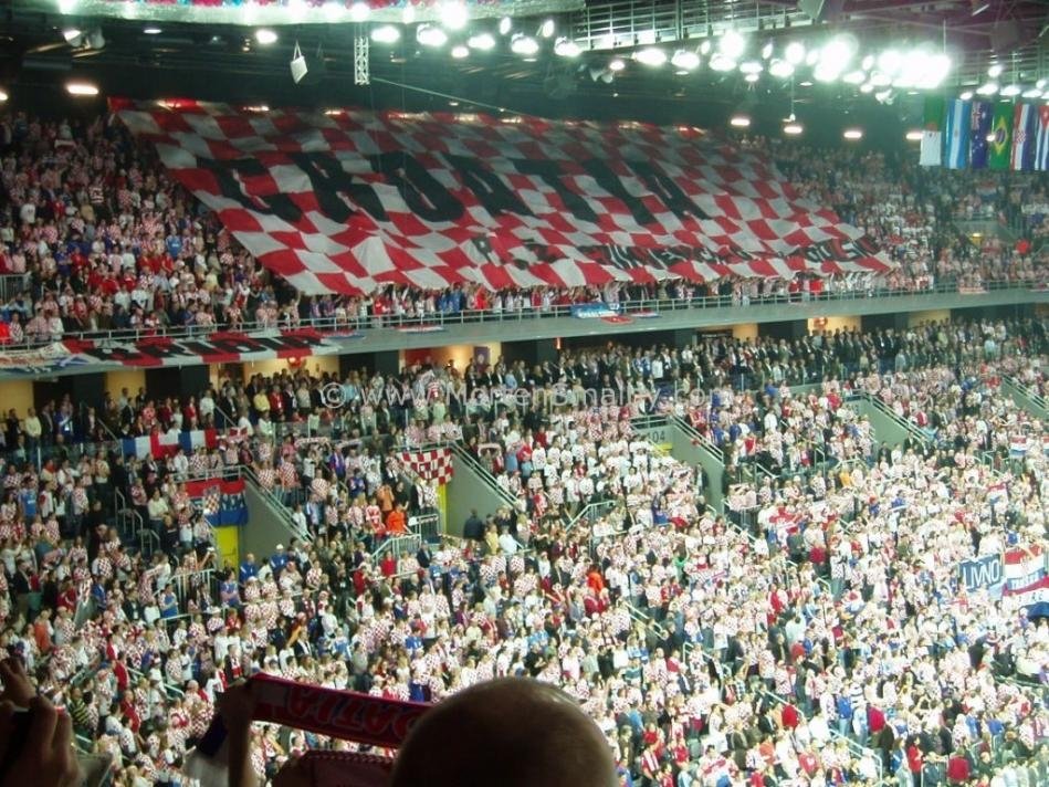 Fenerbahçe ve Galatasaray dünyaya meydan okudu