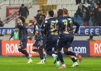 Kasımpaşa evinde şov yaptı!
