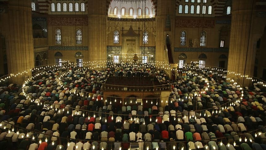 kurban kesildikten sonra namaz kilinir