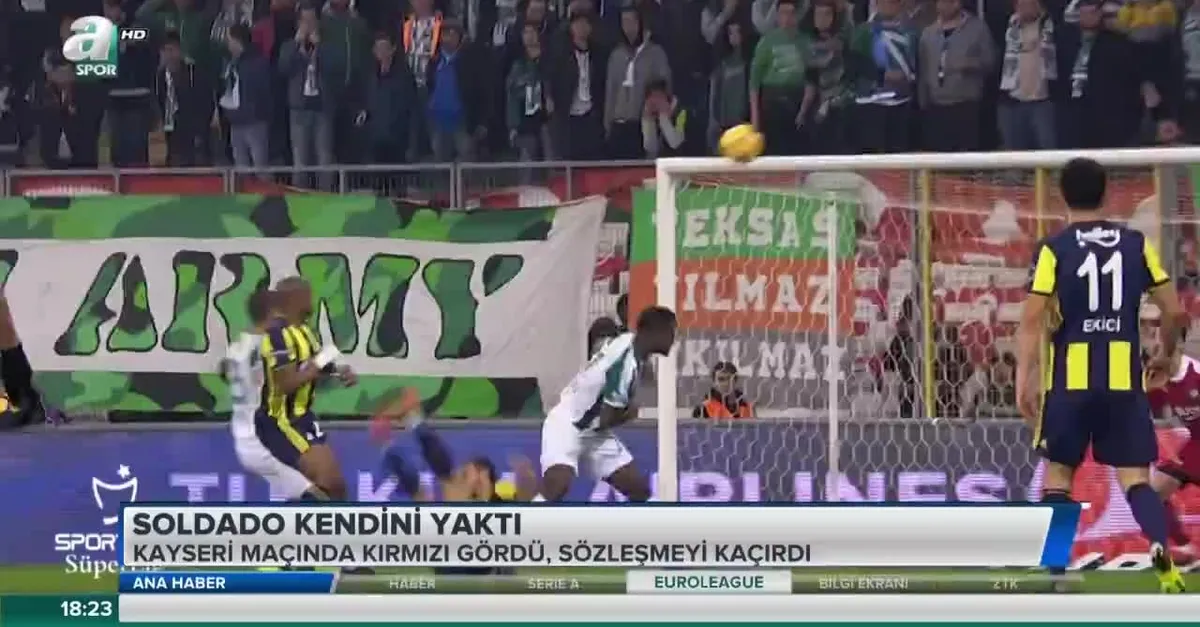 Soldado kendini yaktı