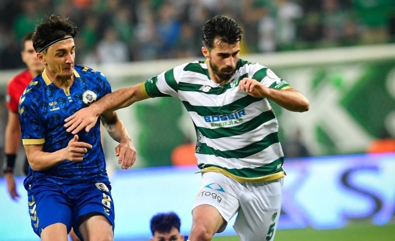 bursaspor-ile-68-aksaraysporun-gol-ve-savunma-mucadelesi-tff-2-lig-beyaz-grupta-zirve-kapismasi-1760446754575.jpg