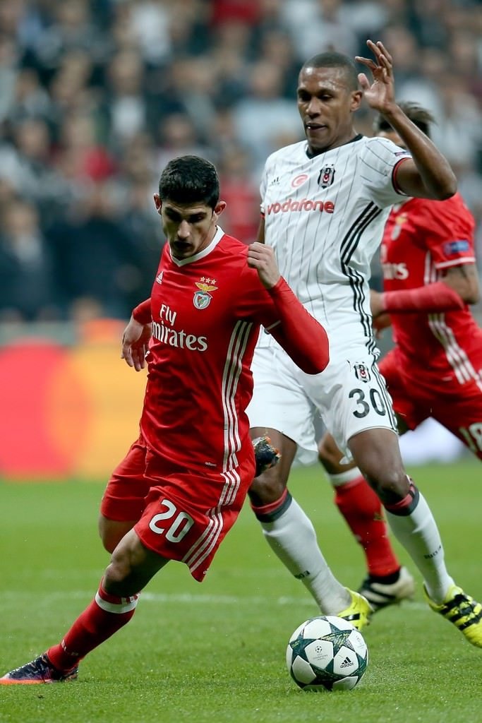 Beşiktaş-Benfica mücadelesinden kareler