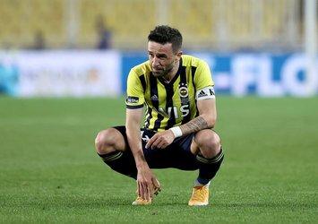 F.Bahçe'den sağ bek atağı! Gökhan Gönül'ün yerine geliyor