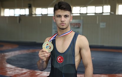 Son dakika spor haberleri: Avrupa Gençler Güreş Şampiyonası’nda Serhat Kırık finale yükseldi