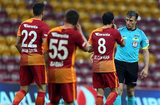 Galatasaray’da ortalık karıştı