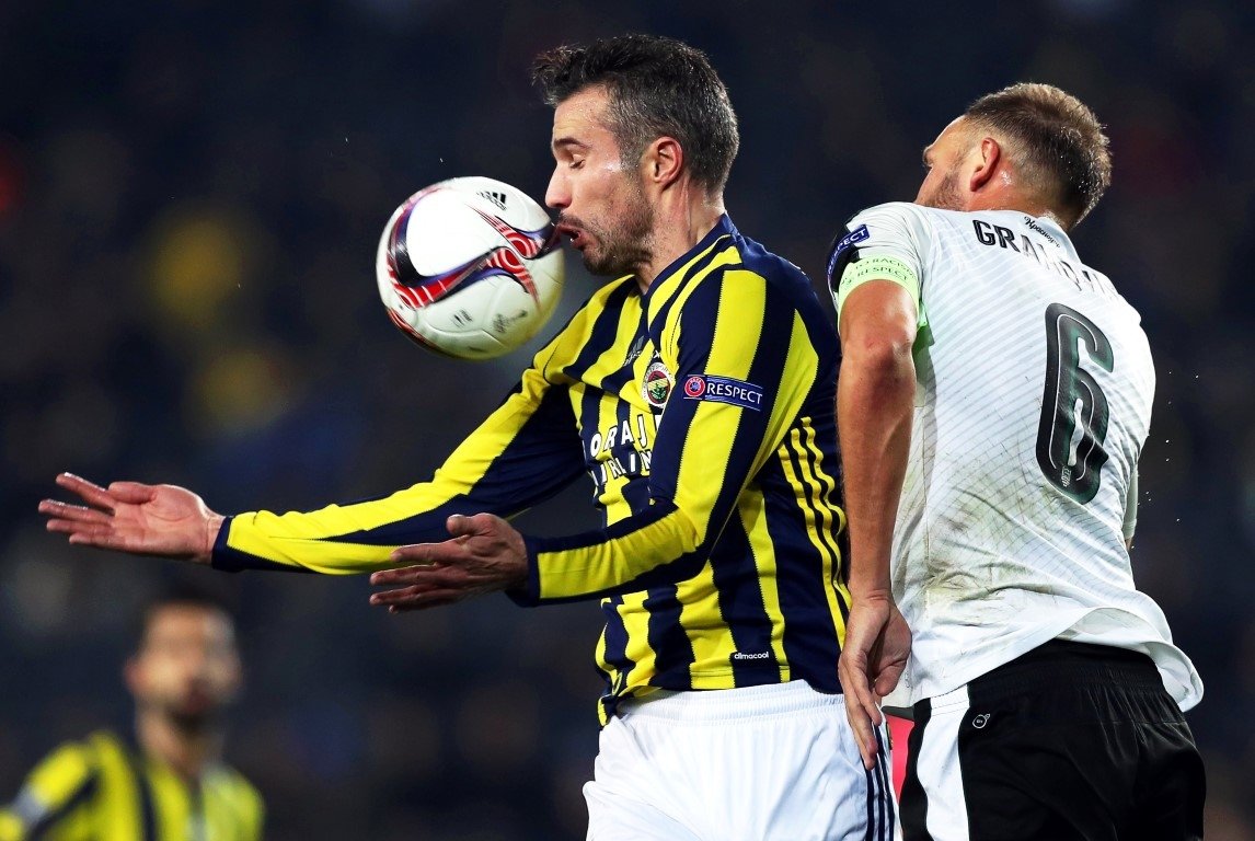 Robin van Persie dünya devine gidiyor