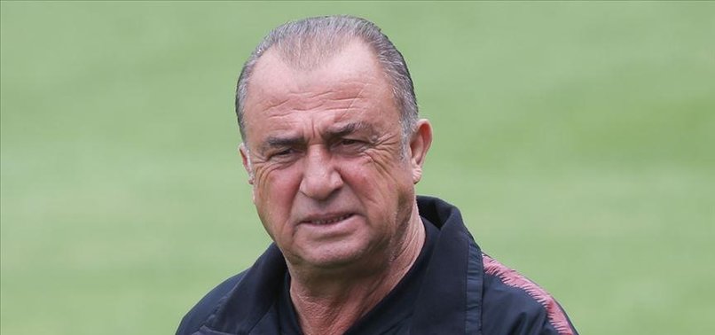 Galatasaray'da ayrılıklar gerçekleşiyor! O isimler için Fatih Terim ile görüşecekler...