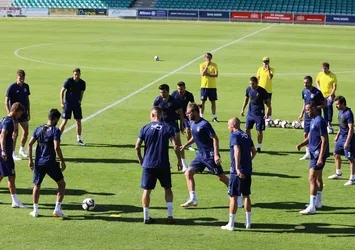 Fenerbahçe günü çift antrenmanla tamamladı