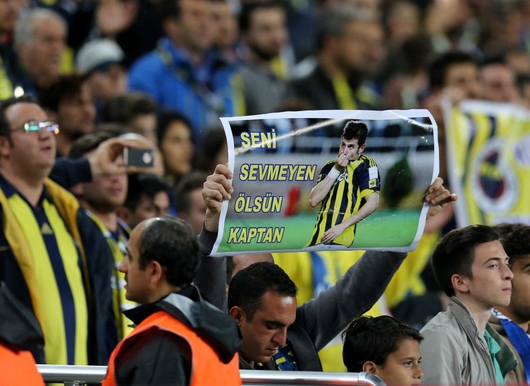 Emre Belözoğlu, Fenerbahçe taraftarına gitti