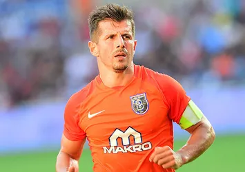 Başakşehir'de Emre Belözoğlu şoku!
