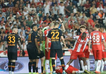 Flaş G.Saray yorumu! "Ne yaptığı belli değil"