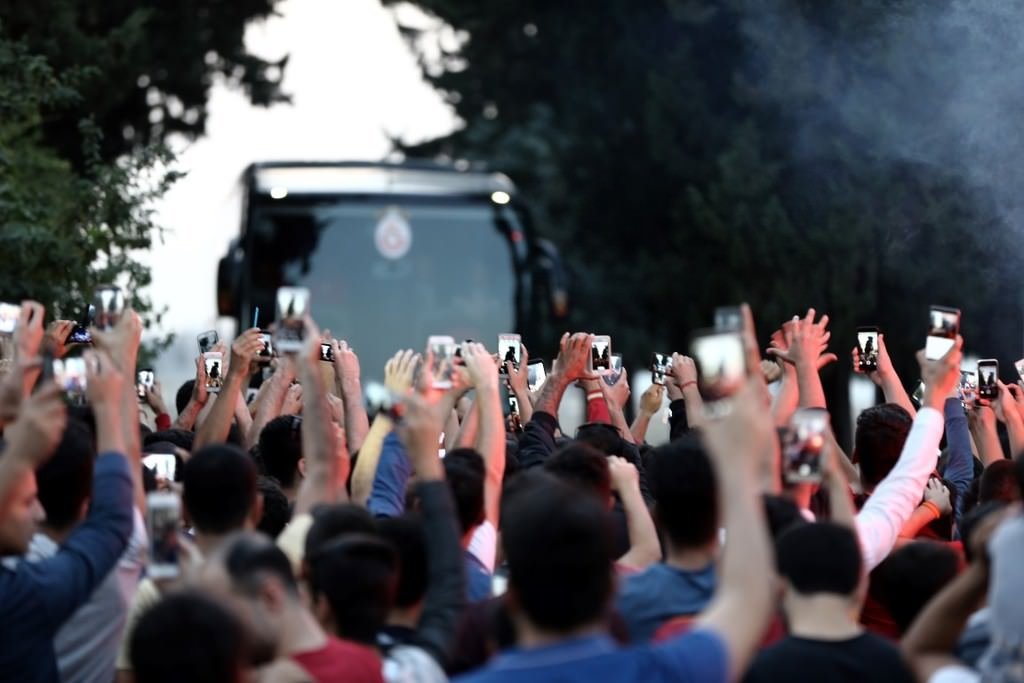 Galatasaray, Adana’da coşkuyla karşılandı