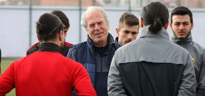 Mustafa Denizli ile Erkan Zengin ile kavga etti