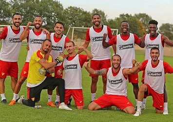 Göztepe gençleşti