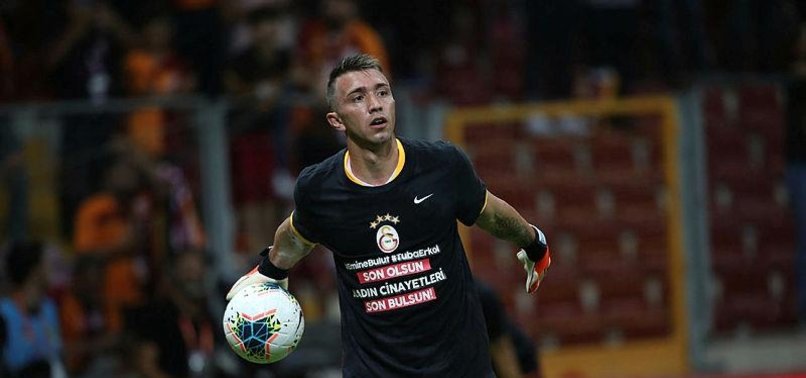 Galatasaray bombayı patlatıyor! Yıldız futbolcuyu Muslera getiriyor