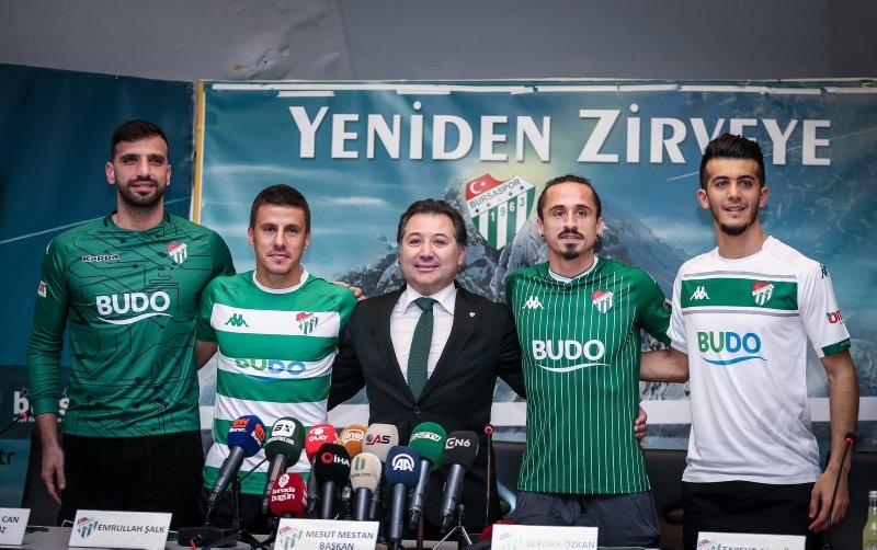 Bursaspor’da dörtlü imza