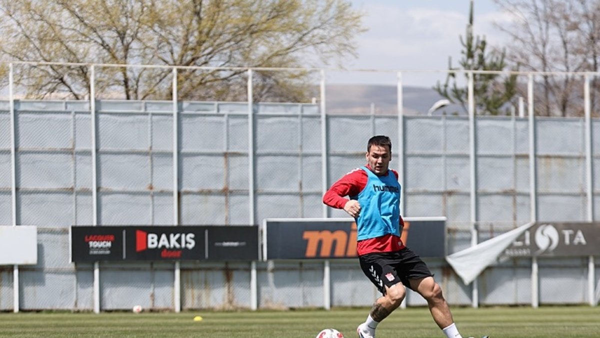 Sivasspor’da Rey Manaj idmanlara başladı