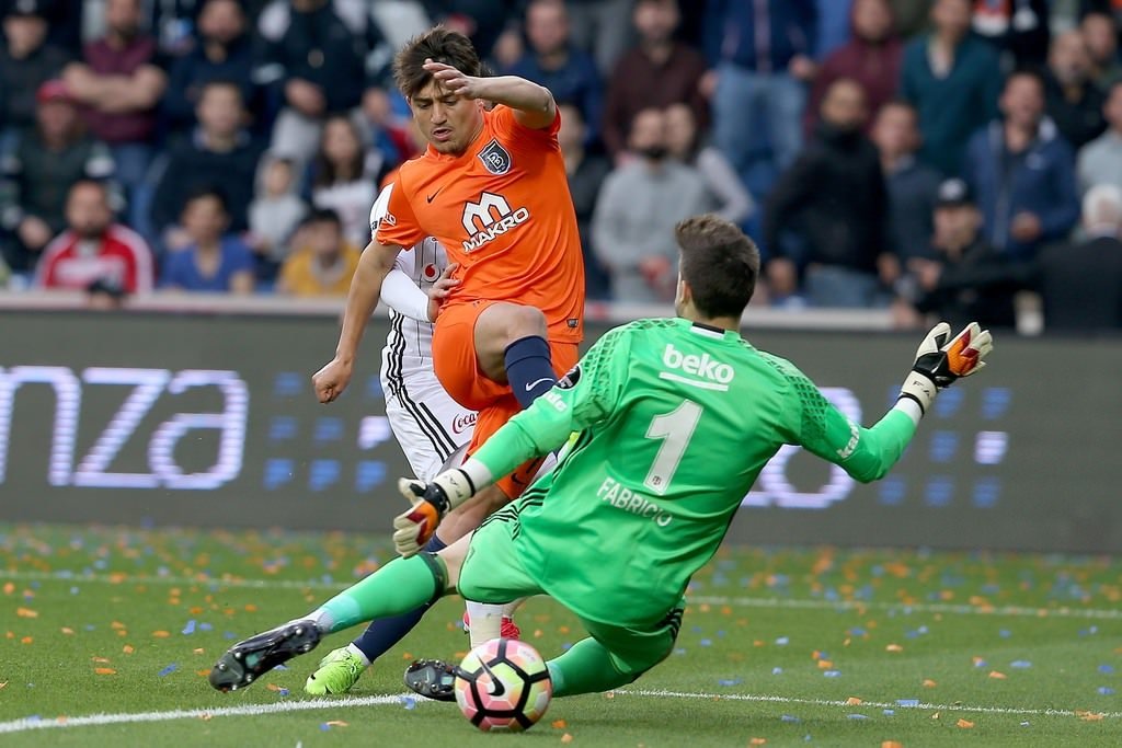 Cengiz Ünder sosyal medyayı salladı
