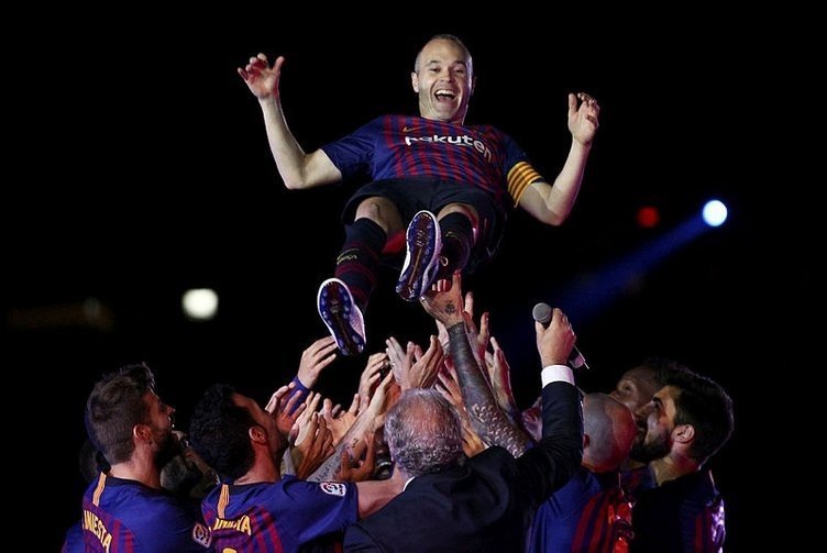 Iniesta, Barcelona’ya veda etti