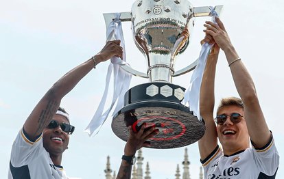 Real Madrid ve Arda Güler, lig şampiyonluğuna ulaştı ve doyasıya kutladı!