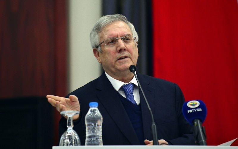 Ne yapıyor bu adam!