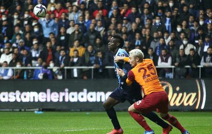 Adana Demirspor - Galatasaray maçında Mario Balotelli’den olay hareket! Yunus Akgün’ün kafasına tekme attı
