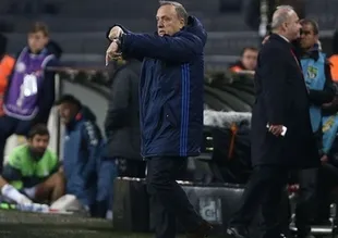 Fenerbahçeli futbolcular Advocaat'tan şikayetçi