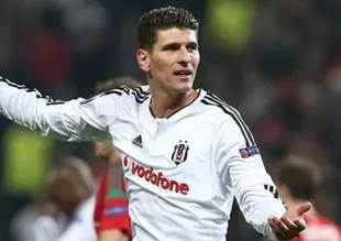 Mario Gomez'den flaş transfer hamlesi