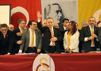 Galatasaray yönetiminden devrim!
