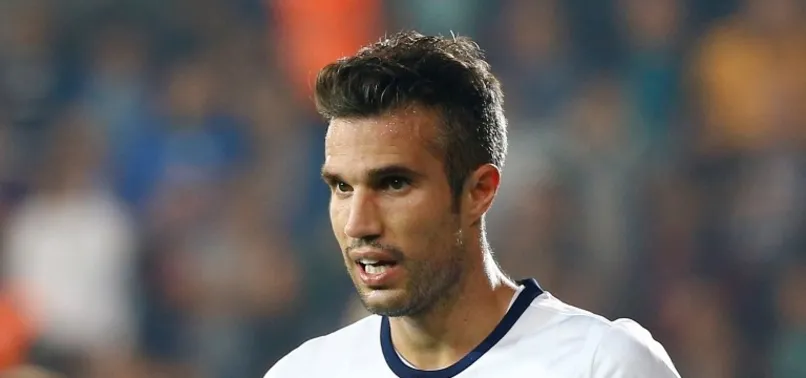 Robin Van Persie'den Mahmut Tekdemir'e "özür çiçeği"