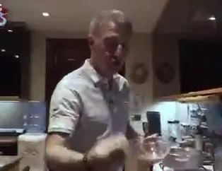 Ahmet Ağaoğlu mutfakta hünerlerini sergiledi