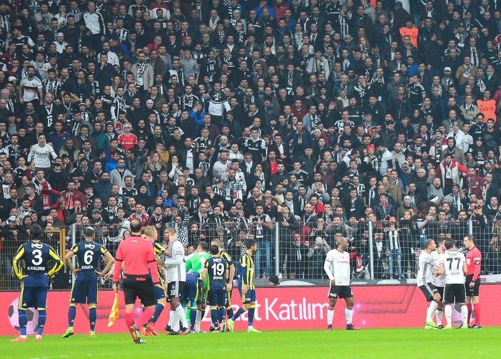 Beşiktaş-Fenerbahçe karşılaşmasından kareler